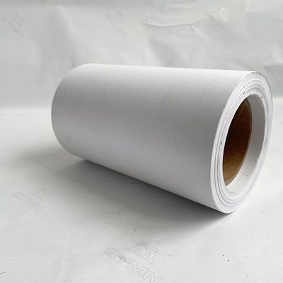 étiquettes adhésives de revêtement blanc de l'auto-collant 62G avec la colle chaude de papier synthétique de la fonte 75um